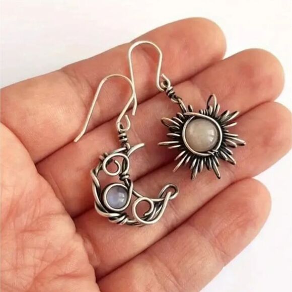 Elegant Vintage Style Sun and Moon Earrings Symbolic Harmony Boho Chic Handmade - Picture 8 of 9